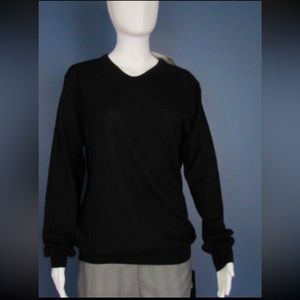 NWT H&M BLACK V-NECK SWEATER LIGHTWEIGHT MADE OUT OF PURE MERINO WOOL sz medium